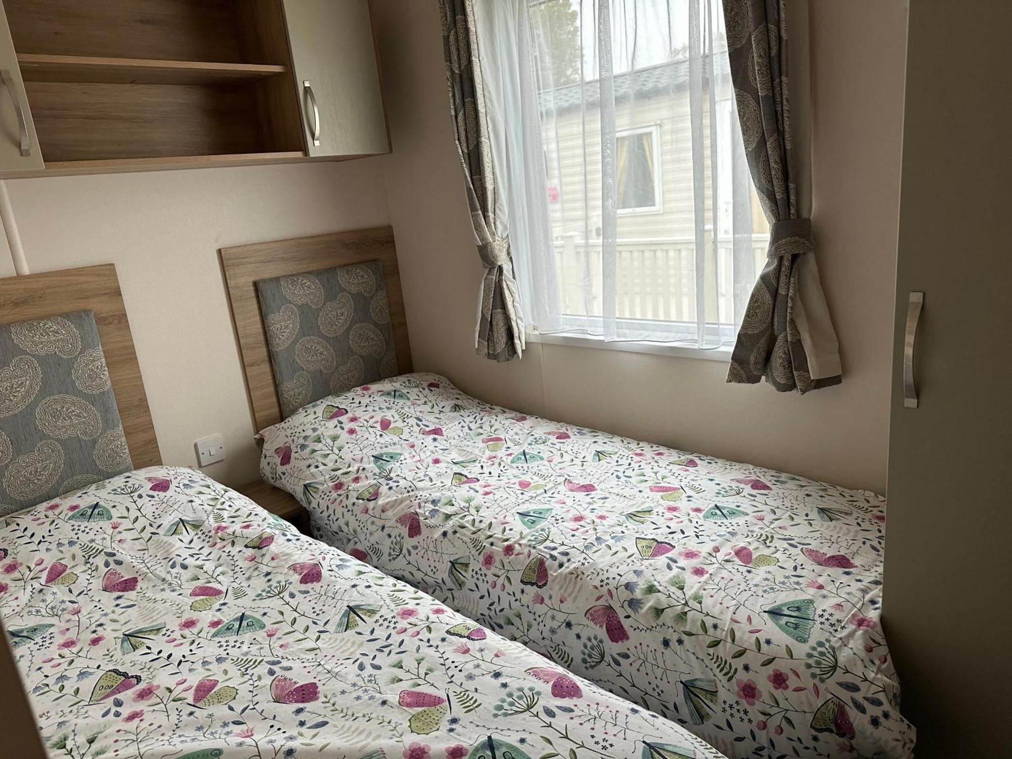 Felixstowe Chimo Caravan 8 Sleeps 5 Min To Beach Exterior foto