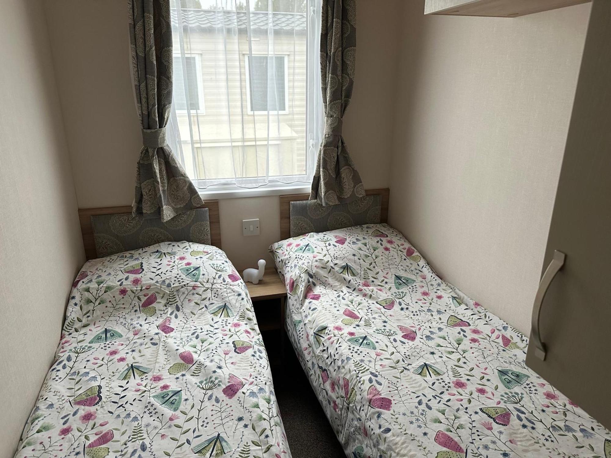 Felixstowe Chimo Caravan 8 Sleeps 5 Min To Beach Exterior foto