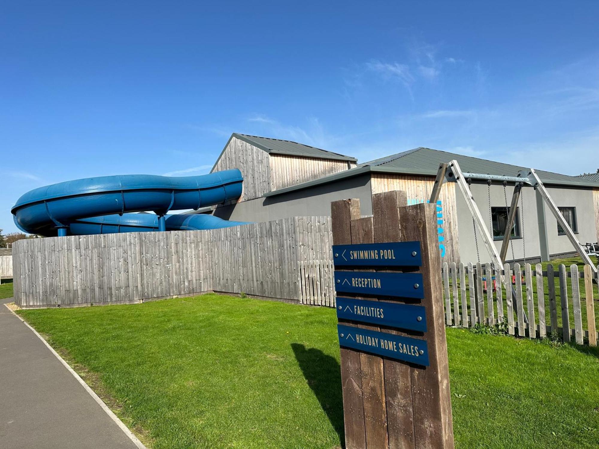 Felixstowe Chimo Caravan 8 Sleeps 5 Min To Beach Exterior foto